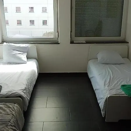 Kira Zimmer In Zentrum *